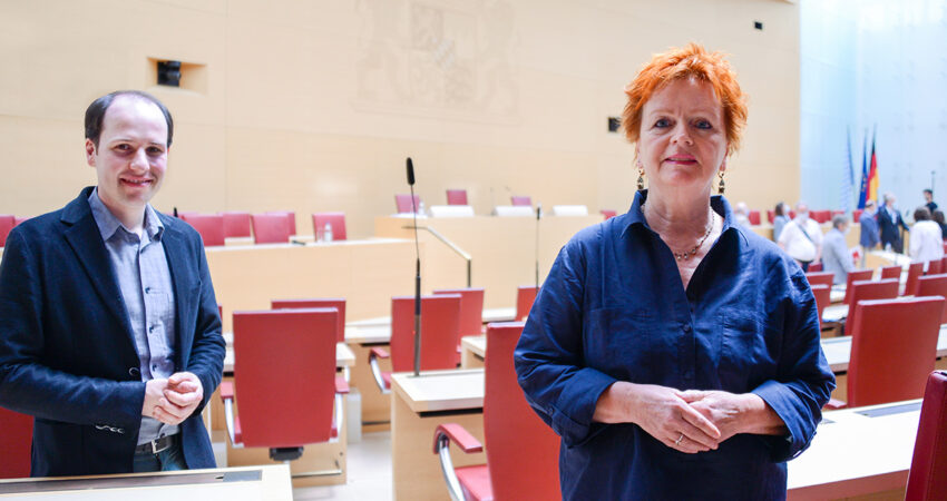 200527_FBTwitterInsta_KontrollgremiumBayernFonds_BarbaraFuchs_TimPargent_Plenarsaal