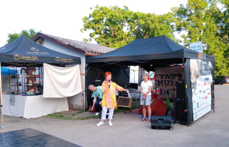 Starke Frauen. Starker Abend. Ladies Night im Autokino Roßtal zugunsten des Fürther Frauenhauses