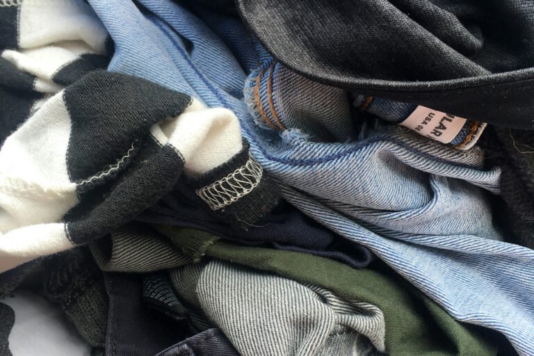 Staatregierung lässt Kommunen mit Kosten der Altkleidersammlung allein